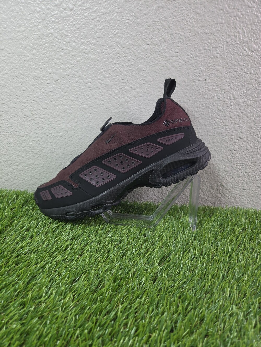 Nike Air Max SNDR Gore-Tex Burgundy Black FZ4238-600 Women Size 10.5